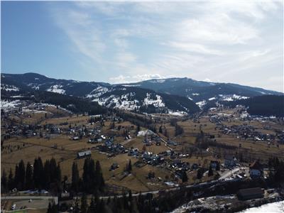 Casa la munte cu teren 2 hectare