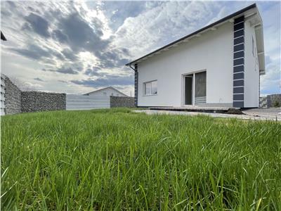 Casa cu toate utilitatile,  de vanzare
